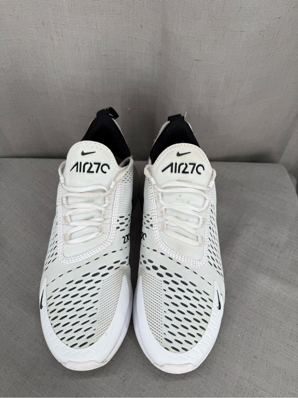 Nike Air Max 270 women’s Sz 9 Black White Running Shoes - Picture 7 of 9